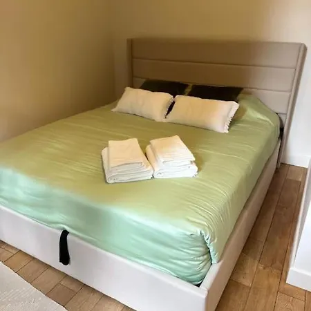 Juste Devant Le Chateau, Chic Et Atypique Apartamento Rambouillet